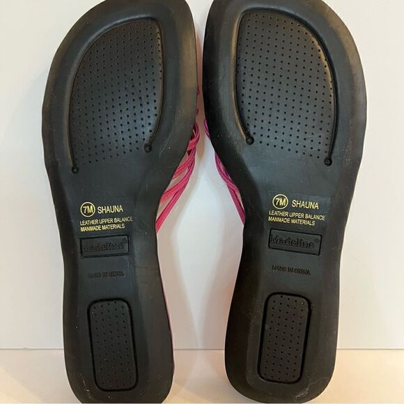NWOB Madeline Shauna sandals flip flop size 7M pink leather summer - Picture 6 of 9